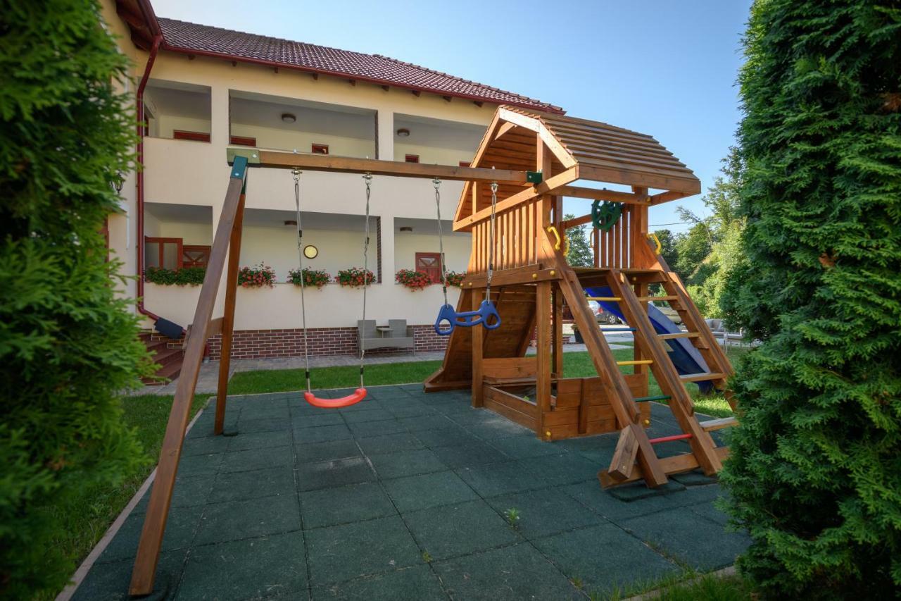 Casa Moldovan Совата Экстерьер фото