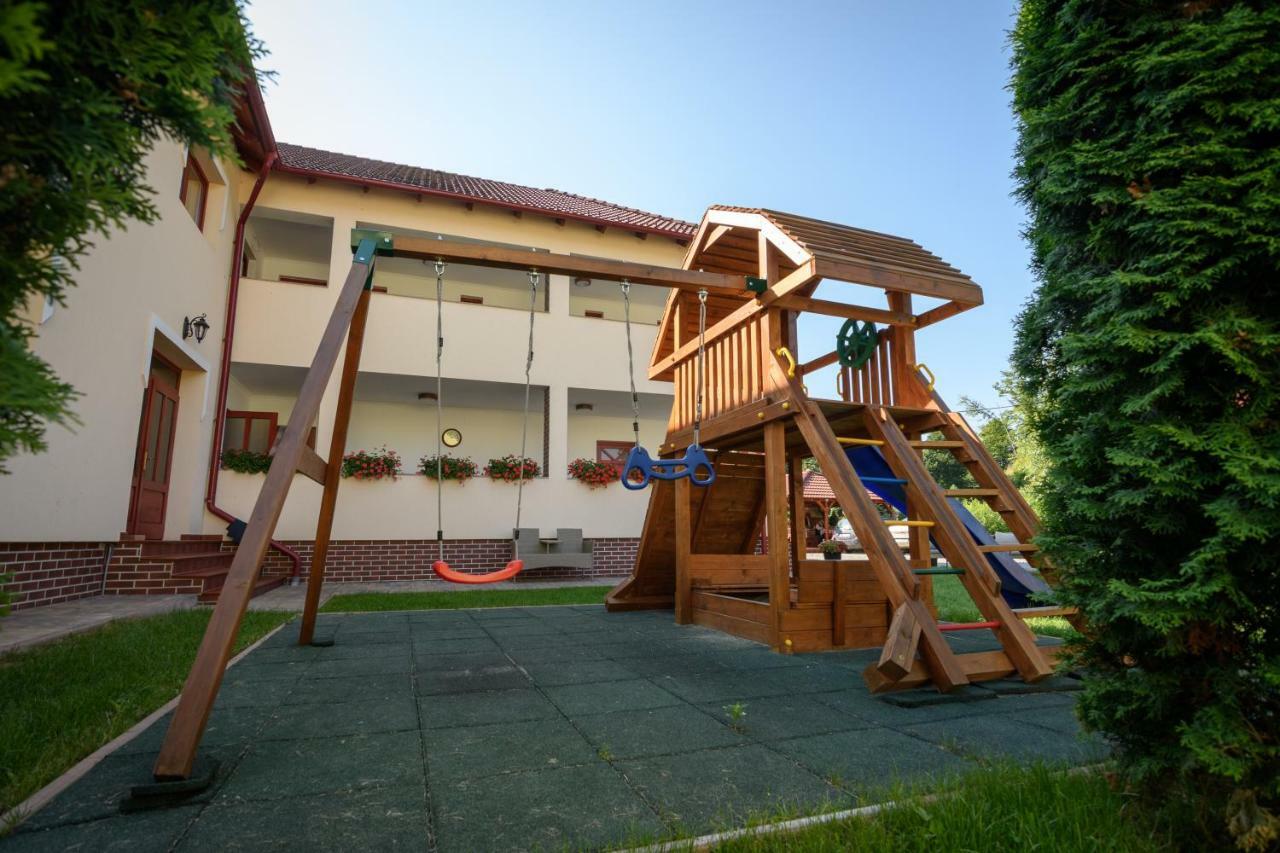 Casa Moldovan Совата Экстерьер фото
